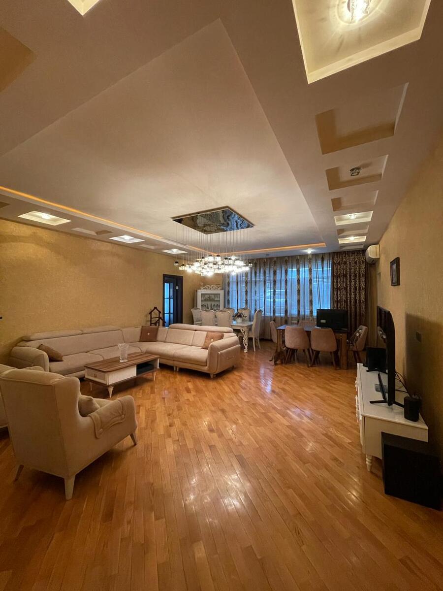 Satılır 4 otaqlı yeni tikili 198 m² — Mənzil, Bakı (2)