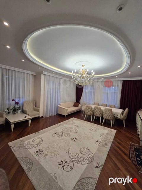Satılır 4 otaqlı yeni tikili 160 m²