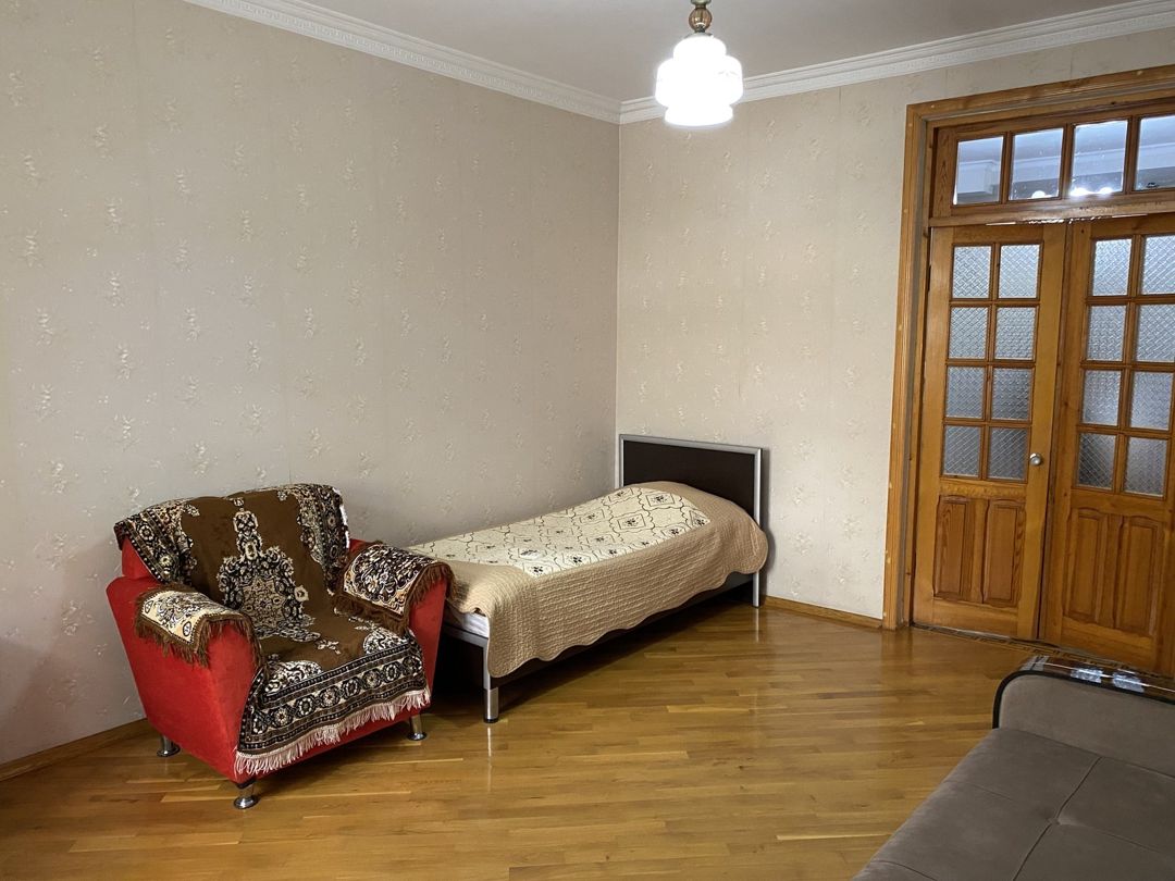 İcarəyə verilir 5 otaqlı köhnə tikili 135 m² — Mənzil, Bakı (4)