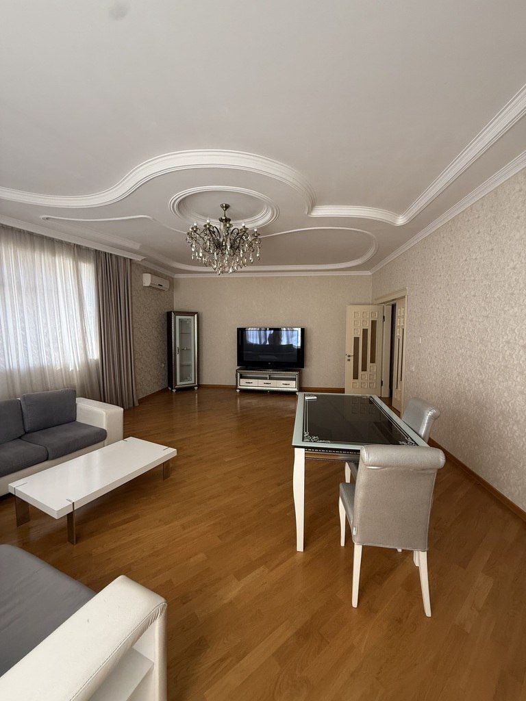 İcarəyə verilir 4 otaqlı yeni tikili 150 m² — Mənzil, Bakı (2)