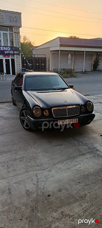 Mercedes E 320, 3.2 L, 1997 il, 500 000 km