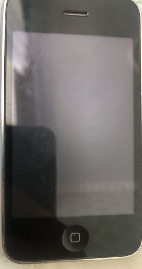 16 GB, Qara, Qırıq — Xırdalan