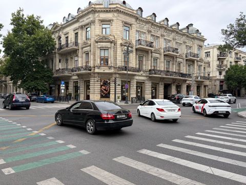 Satılır 1 otaqlı köhnə tikili 40 m² — Bakı