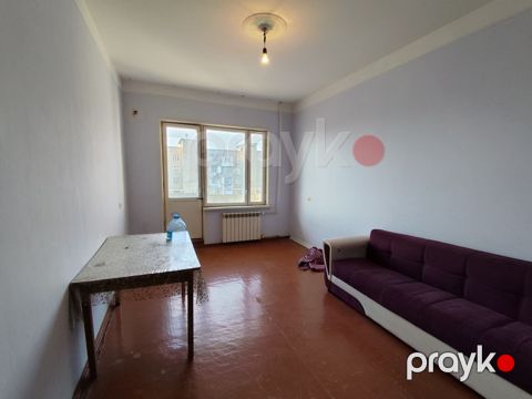 Satılır 4 otaqlı köhnə tikili 110 m²