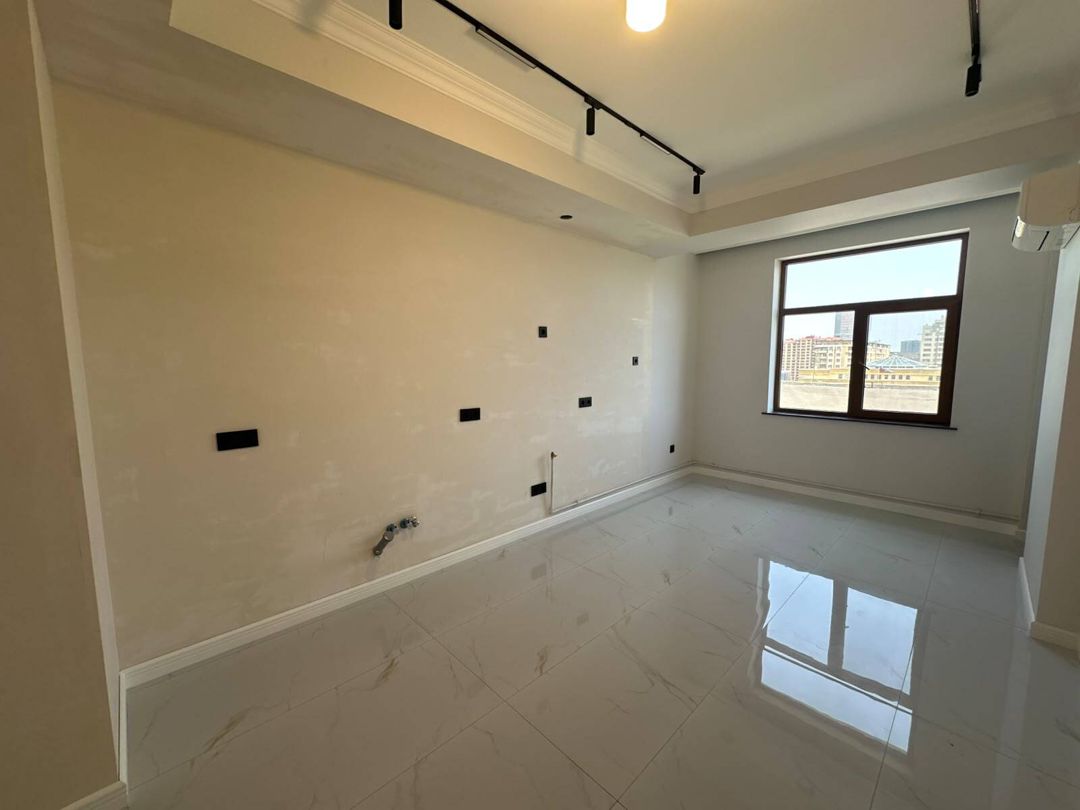 Satılır 4 otaqlı yeni tikili 211 m² — Mənzil, Bakı (9)