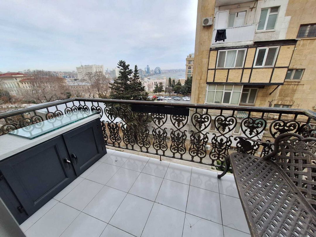 Satılır 2 otaqlı köhnə tikili 47 m² — Mənzil, Bakı (10)