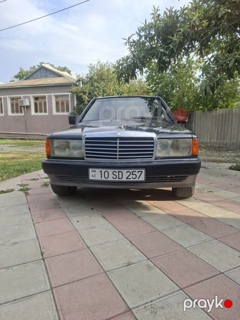 Mercedes 190, 1.8 L, 1992 il, 119 000 km