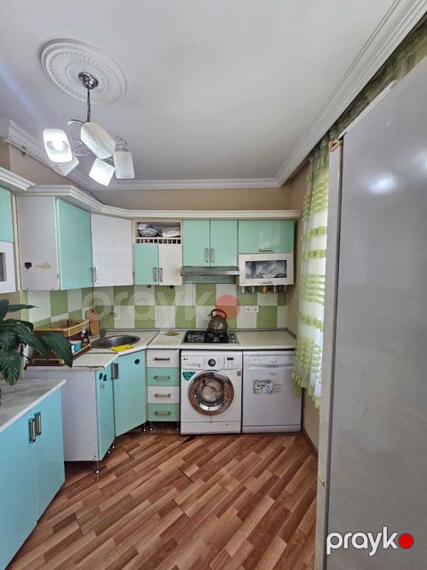 Satılır 2 otaqlı köhnə tikili 60 m² — Bakı