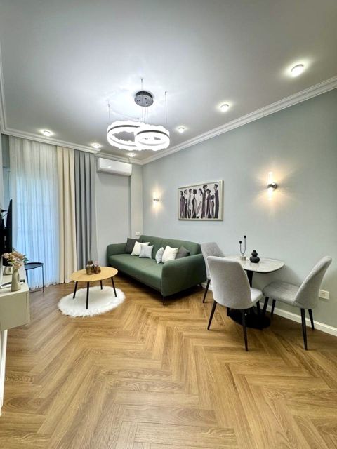 Satılır 2 otaqlı köhnə tikili 45 m² — Bakı