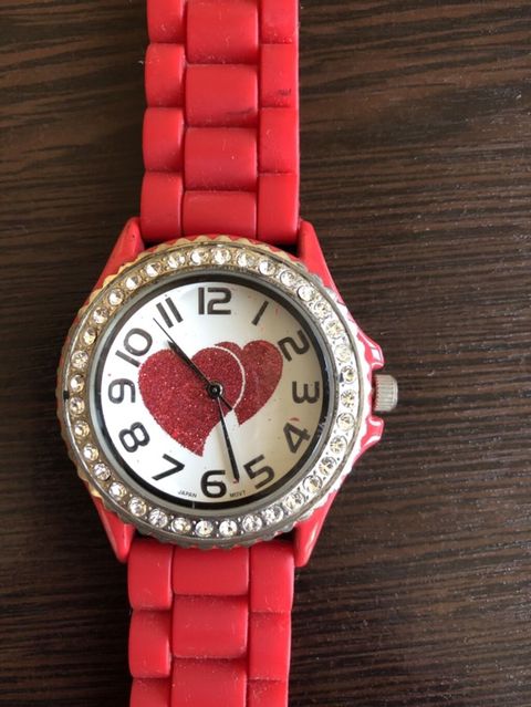 Qırmızı qadın qol saatı – Geneva Platinum - Brend/model: Geneva — Wristwatches