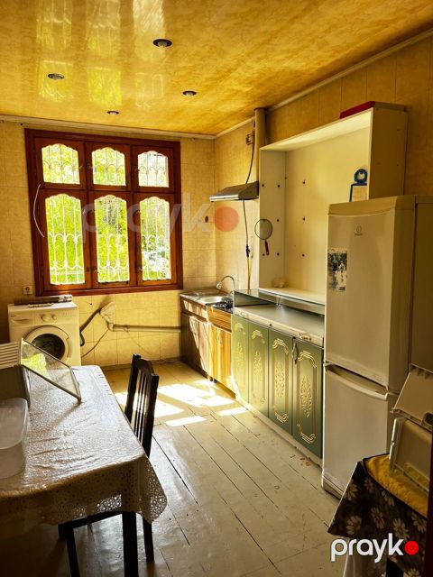 İcarəyə verilir 2 otaqlı köhnə tikili 60 m²