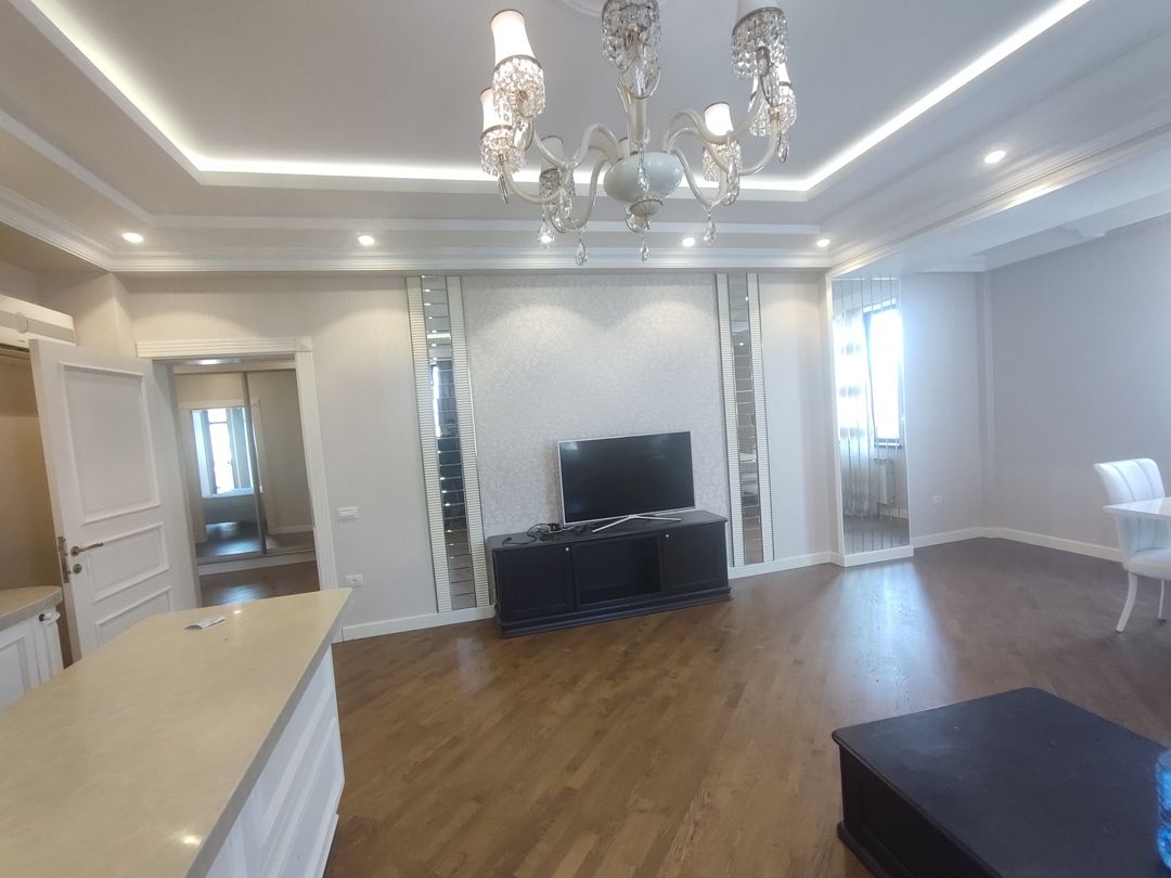 İcarəyə verilir 3 otaqlı yeni tikili 120 m² — Mənzil, Bakı (10)