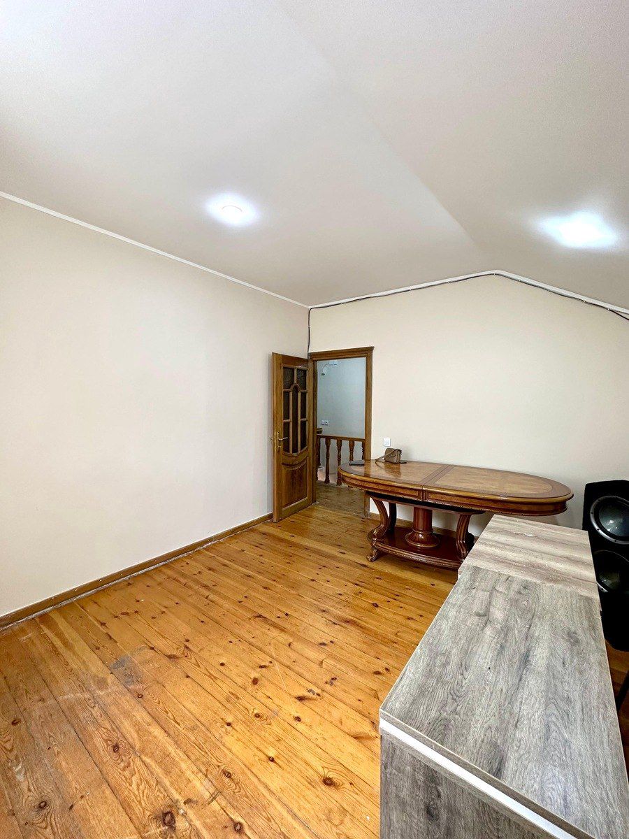 İcarəyə verilir 4 otaqlı köhnə tikili 150 m² — Mənzil, Bakı (9)