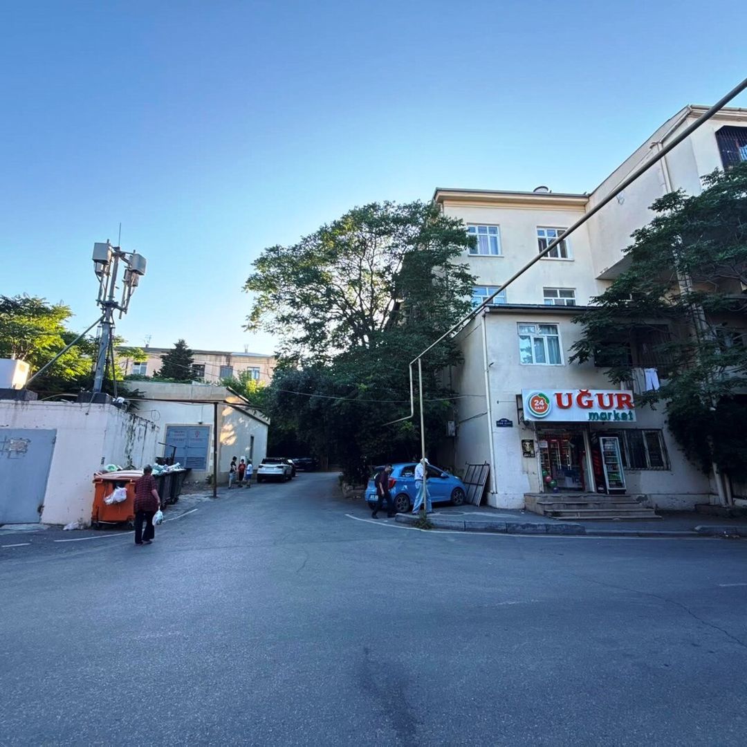 Satılır 2 otaqlı köhnə tikili 57 m² — Mənzil, Bakı (2)
