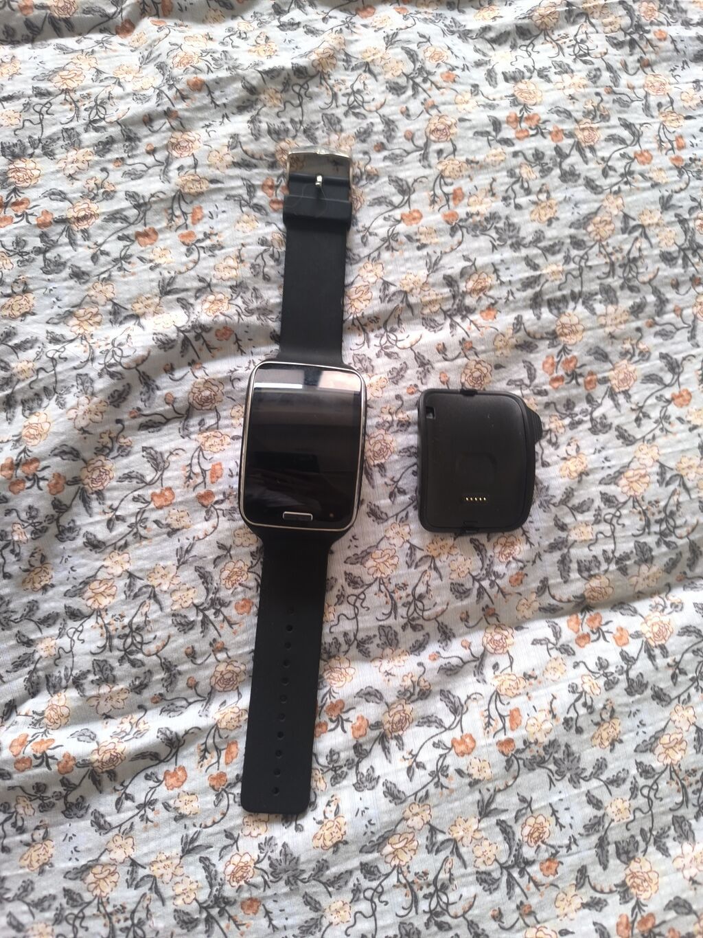 Ağıllı saat + şarj bazası samsung gear s — Aksesuarlar, Bakı