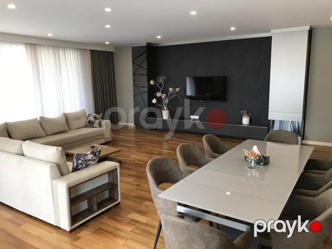 İcarəyə verilir 4 otaqlı yeni tikili 380 m²