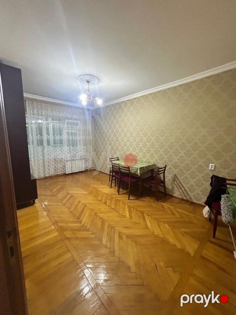 İcarəyə verilir 2 otaqlı köhnə tikili 70 m²