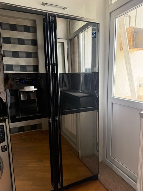 1250₼ samsung soyuducu çıxmalıdır evdən 92*78*177 son modeldir