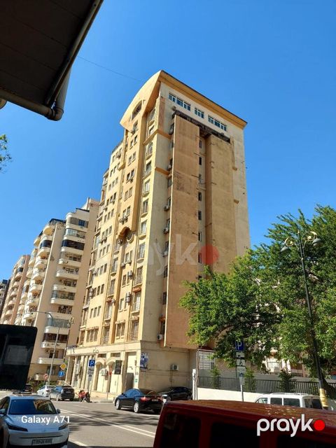 Satılır 4 otaqlı yeni tikili 110 m²