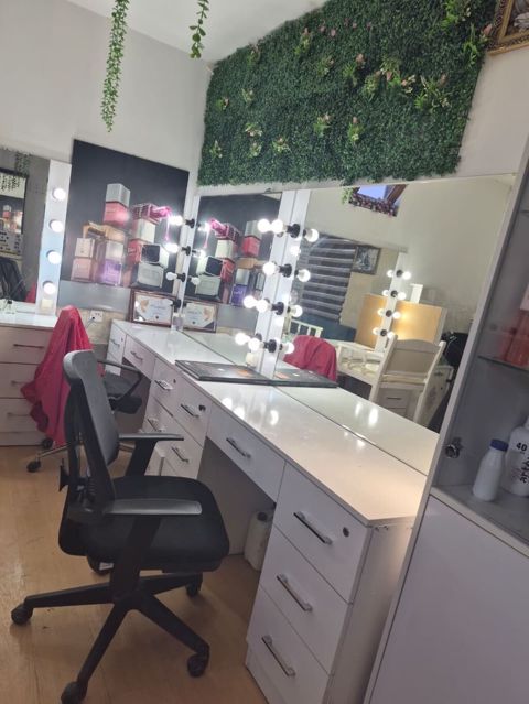 Salon güzgüsü 4 ədəddir əla vəziyyətdə 600 manat. Hamısı birlikdə — Digah