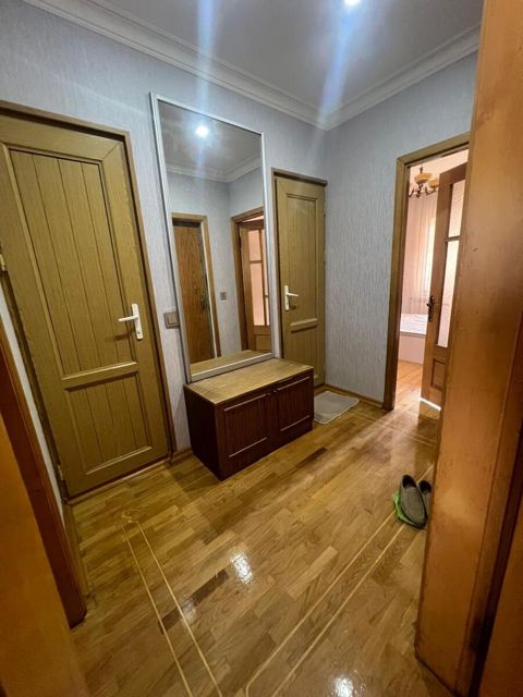 İcarəyə verilir 3 otaqlı köhnə tikili 70 m² — Bakı