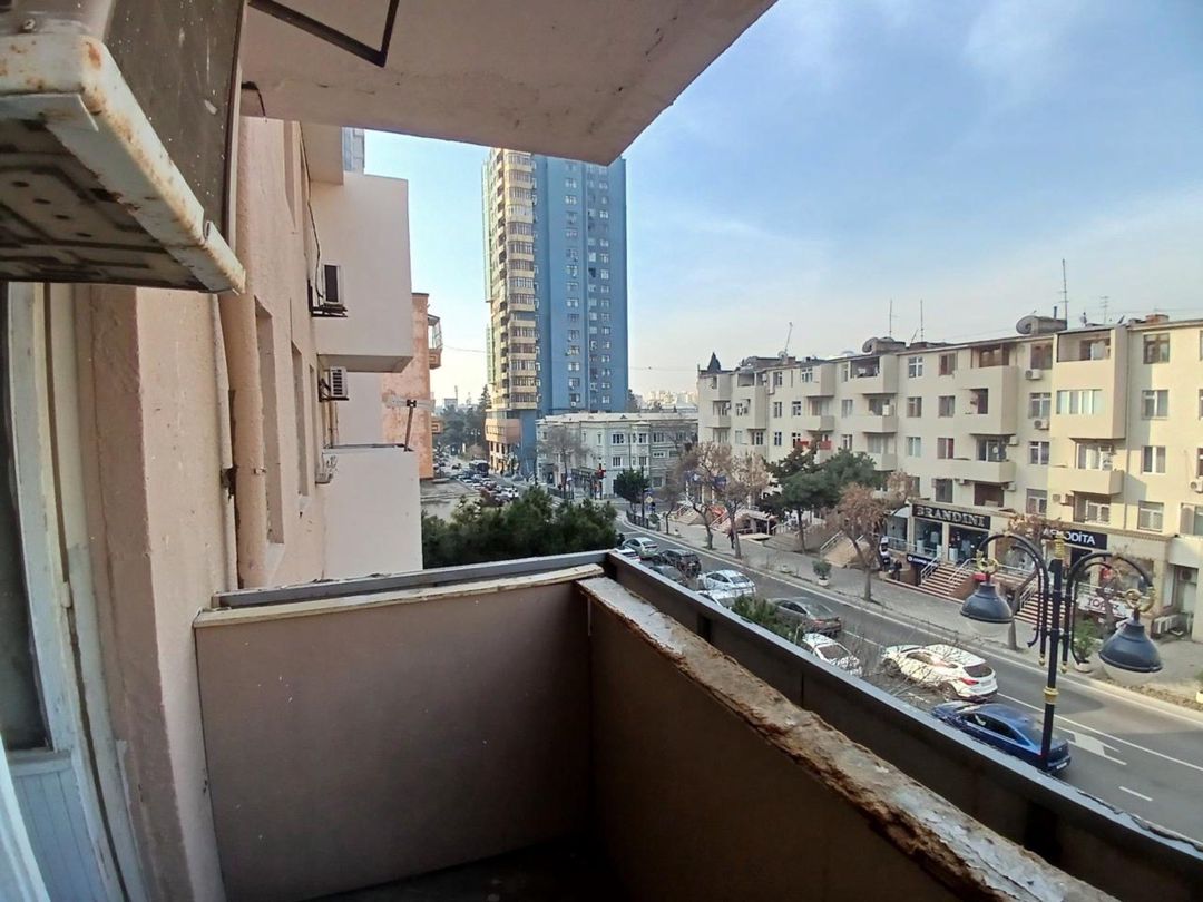 Satılır 3 otaqlı köhnə tikili 61 m² — Mənzil, Bakı (2)