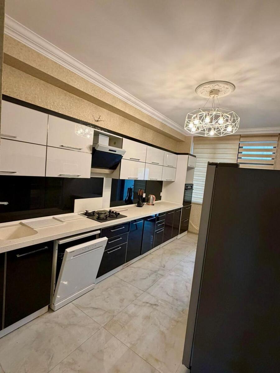 Satılır 4 otaqlı yeni tikili 190 m² — Mənzil, Bakı (10)