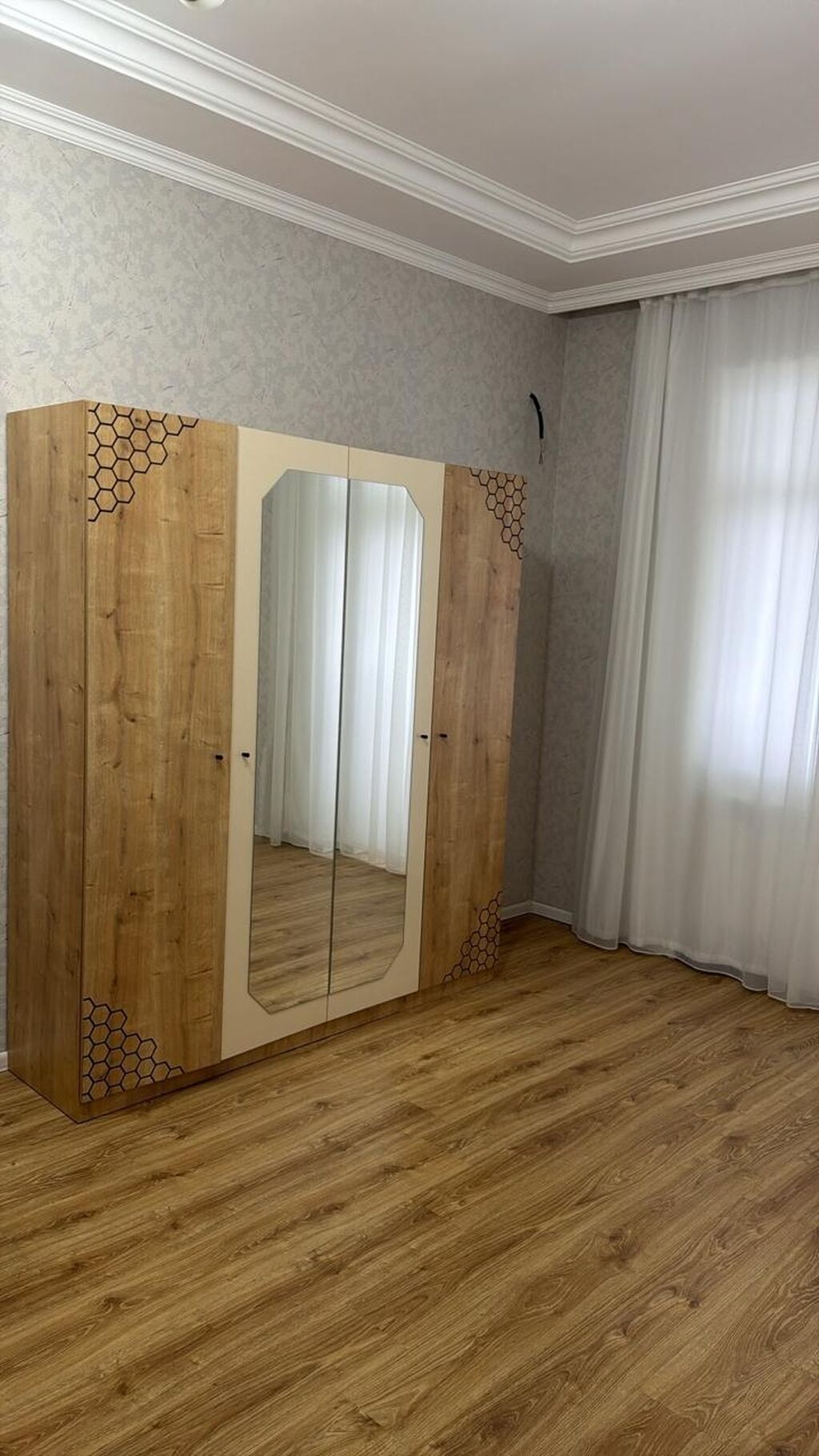 Ev 9mkr 85,65 nömrəli avtobusların dayanacağının düz qarşısındadır — Mebel, Bakı (2)
