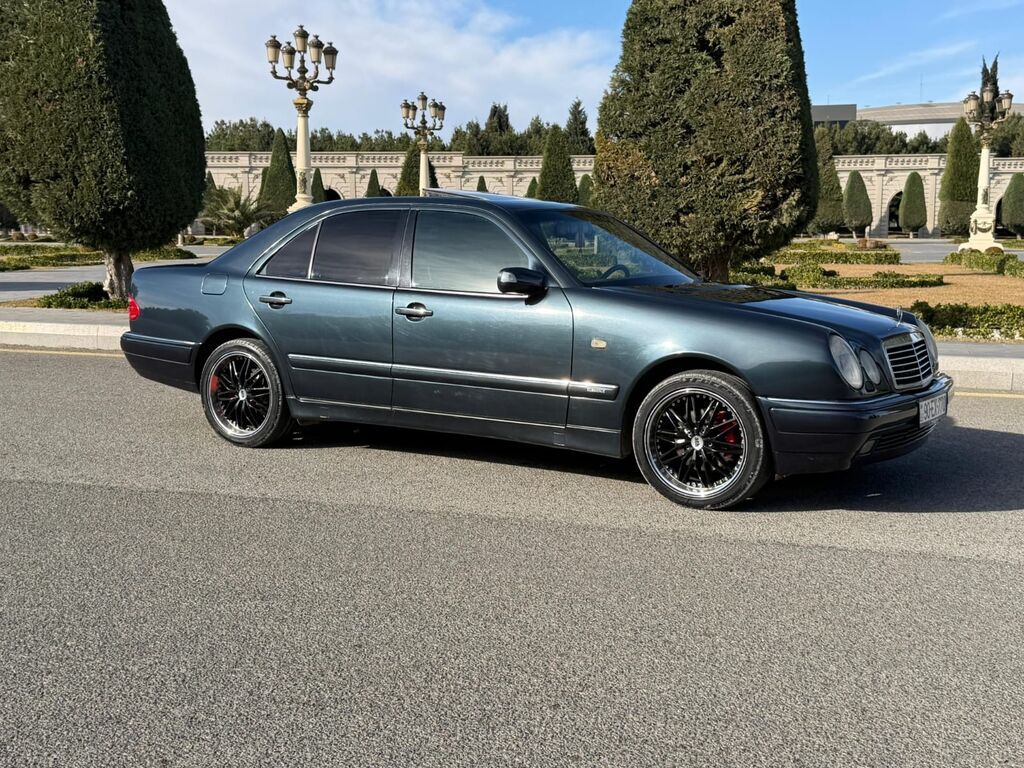 Mercedes-Benz E 240: 2.4 l 1998 il Sedan — Avto, Gəncə (9)