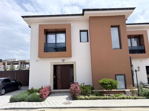 Satılır 5 otaqlı həyət evi/bağ evi 230 m² — Bakı