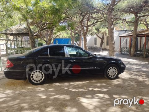 Mercedes-Benz E 220: 2.2 l 2002 il Sedan