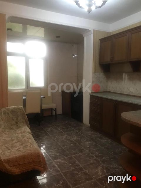 İcarəyə verilir 2 otaqlı köhnə tikili 70 m²