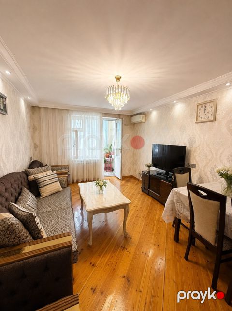 Satılır 3 otaqlı köhnə tikili 85 m²