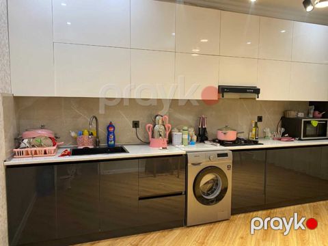İcarəyə verilir 3 otaqlı yeni tikili 86 m²