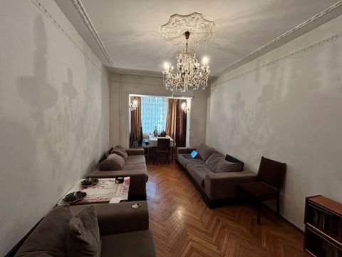 Satılır 3 otaqlı köhnə tikili 85 m² — Bakı
