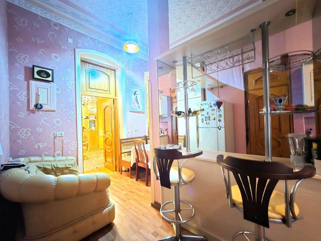 Satılır 3 otaqlı köhnə tikili 108 m² — Mənzil, Bakı (9)