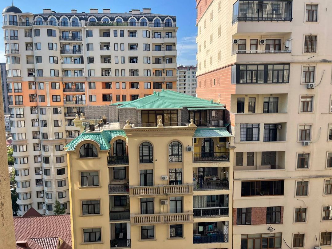 Satılır 4 otaqlı yeni tikili 180 m² — Mənzil, Bakı (4)