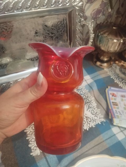 Qədimi Qırmızı-şəffaf şüşədən dekorativ vaza/şamdan - Material — Bakı