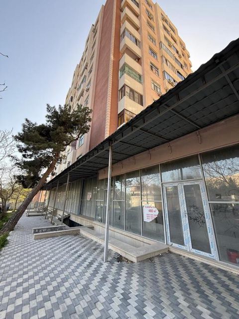 Satılır obyekt 240 m² — Bakı