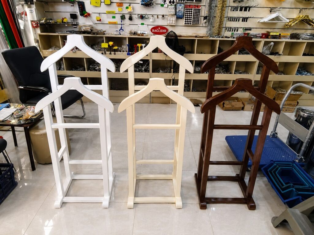 Taxta geyim dayağı (valet stand) - Material: bərk ağac - Rənglər: ağ — Mebel, Digah (2)