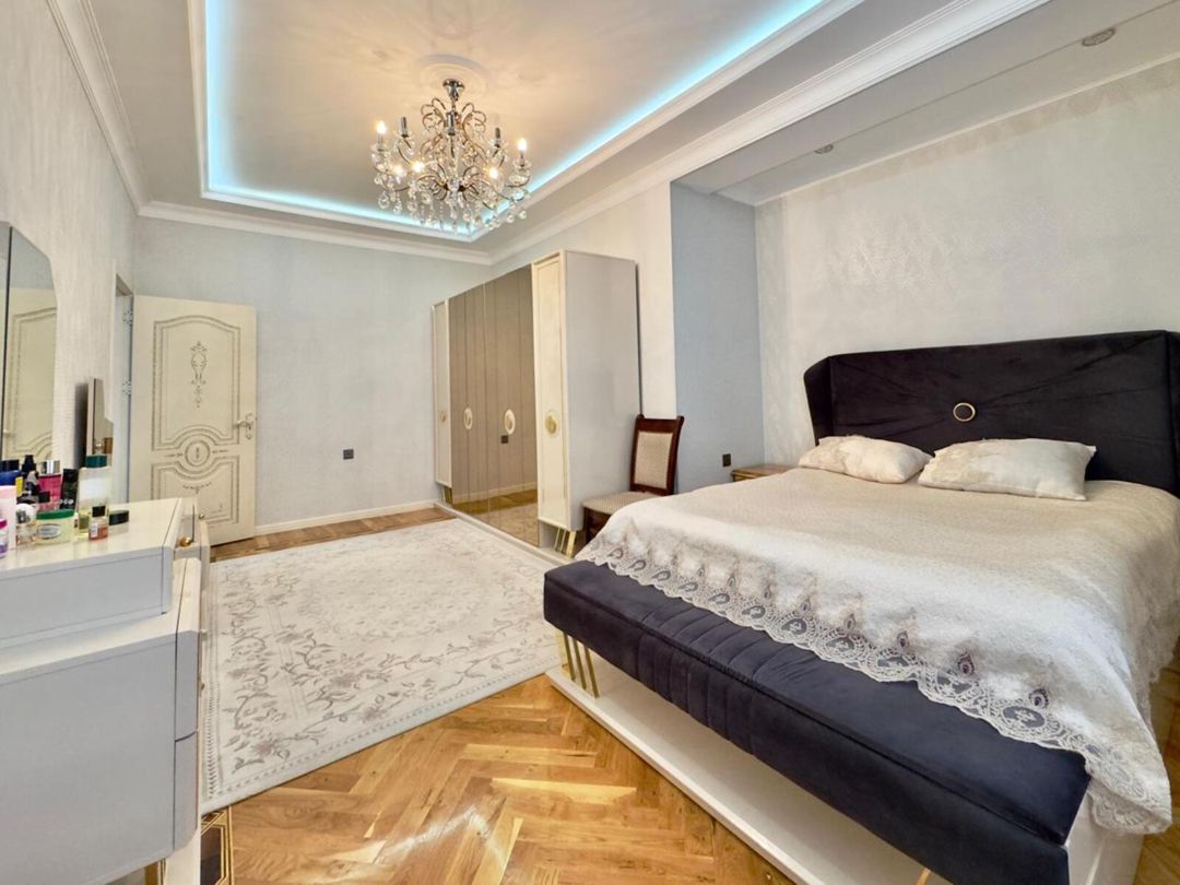 Satılır 3 otaqlı yeni tikili 180 m² — Mənzil, Bakı (10)