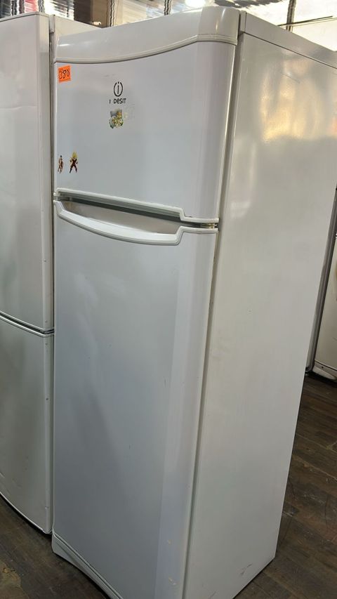 Indesit iki qapılı soyuducu - Brend/model: Indesit (üst kamera — Digah