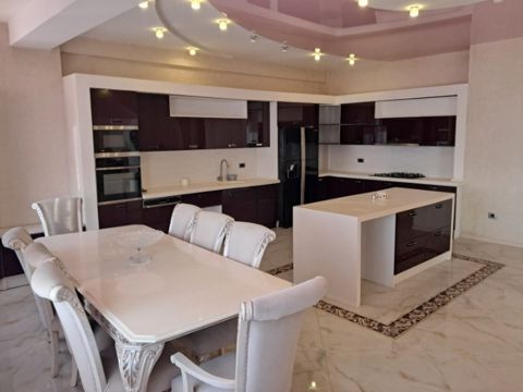 Satılır 3 otaqlı yeni tikili 168 m² — Bakı