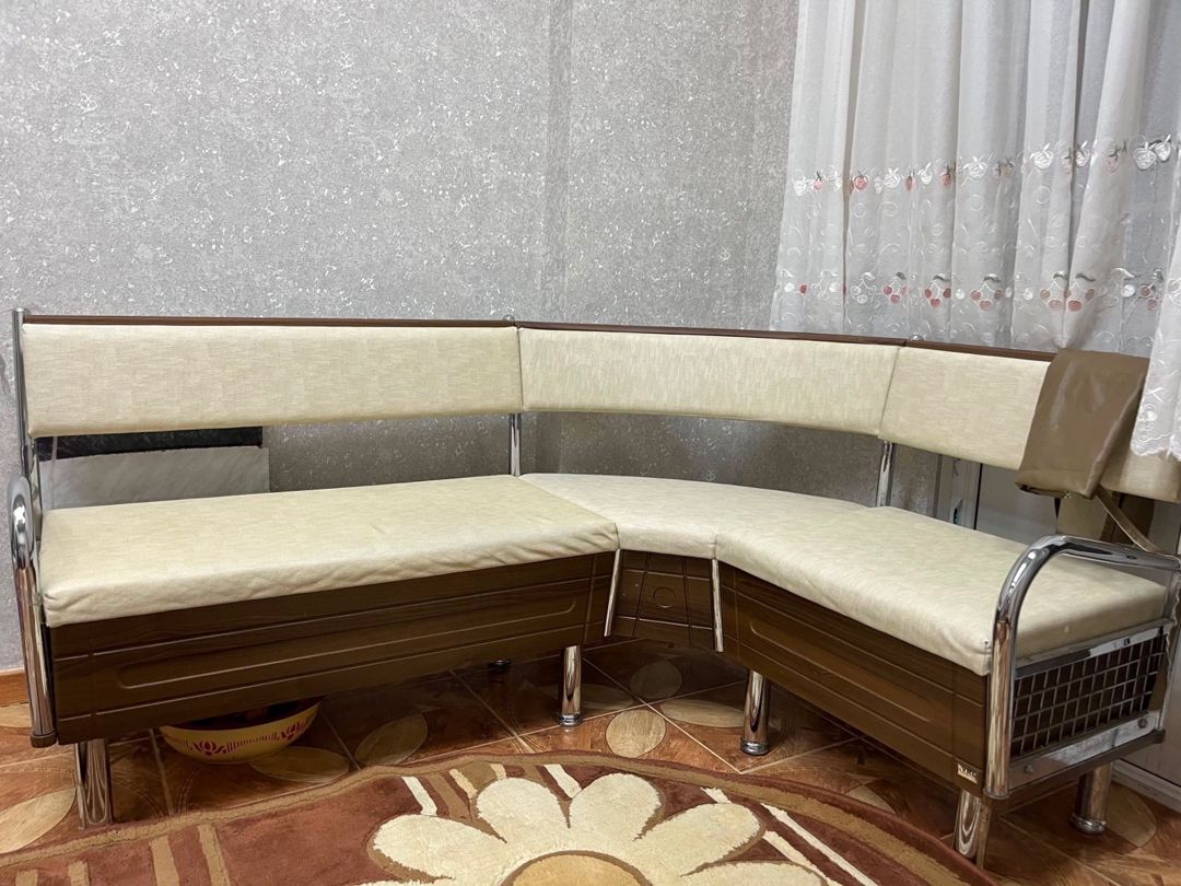Künc divan — Matraslar, Bakı (4)