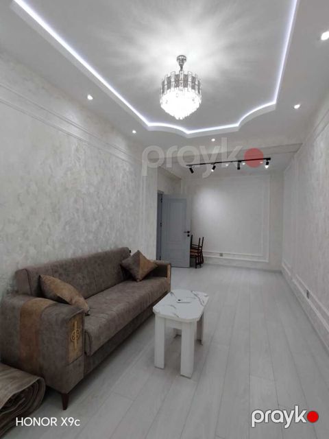 İcarəyə verilir 3 otaqlı yeni tikili 80 m²
