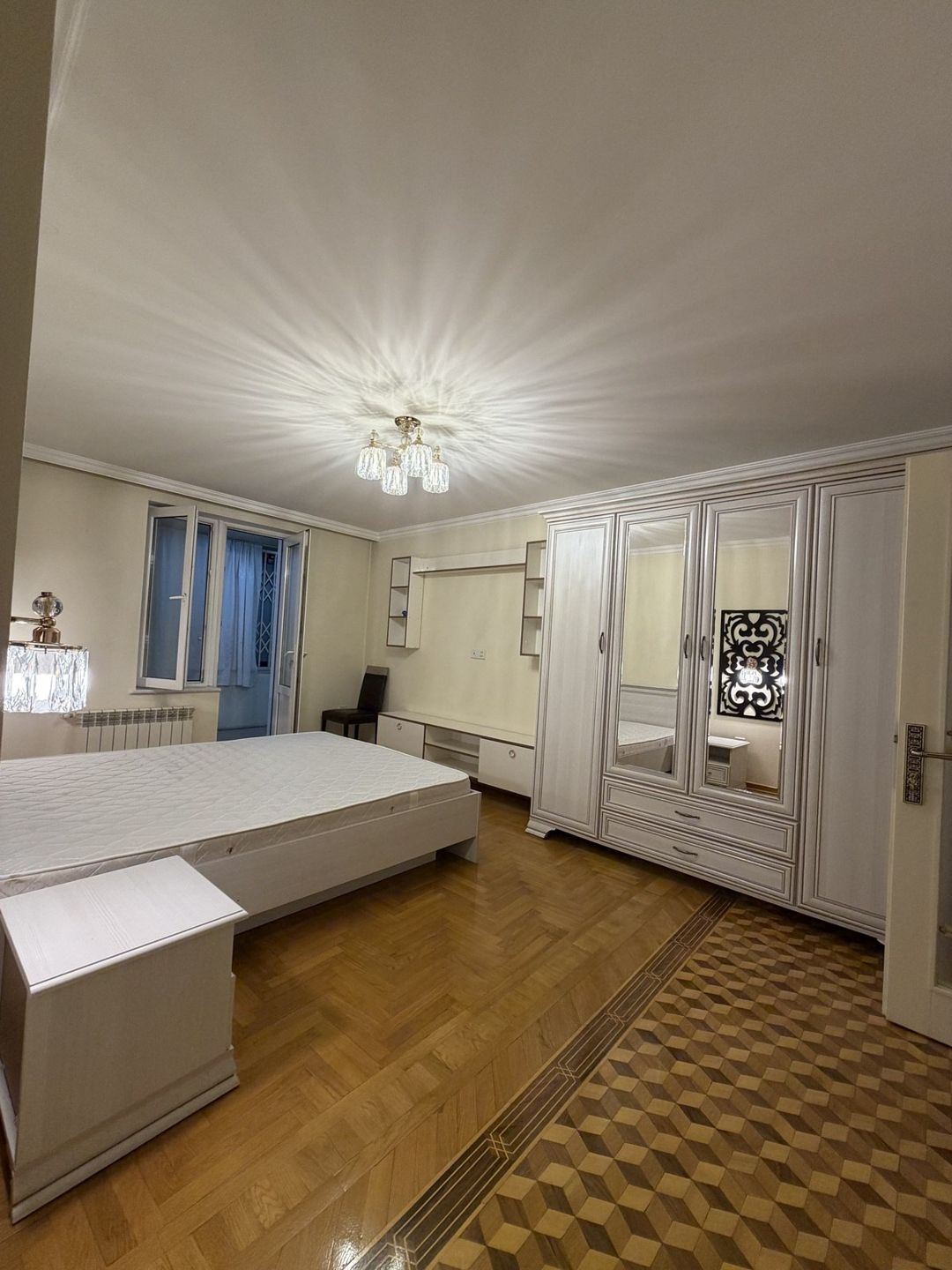 İcarəyə verilir 3 otaqlı köhnə tikili 175 m² — Mənzil, Bakı (9)