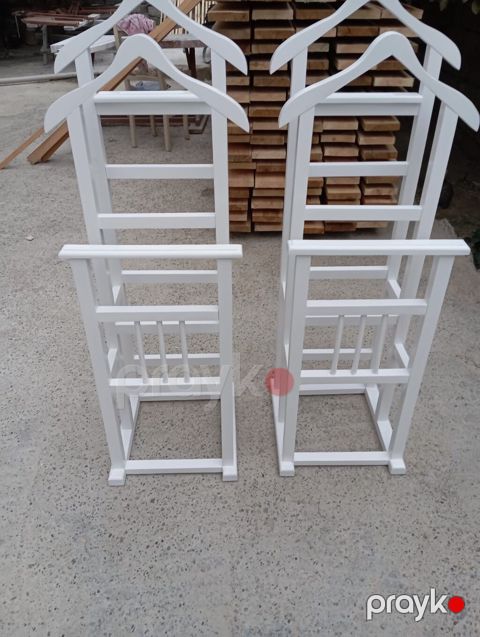 Ağ rəngli taxta paltar dayaqı (valet stand) - Material: ağac, üzəri — Digah