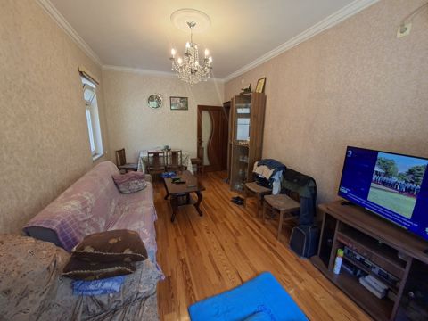 Satılır 2 otaqlı köhnə tikili 65 m² — Bakı