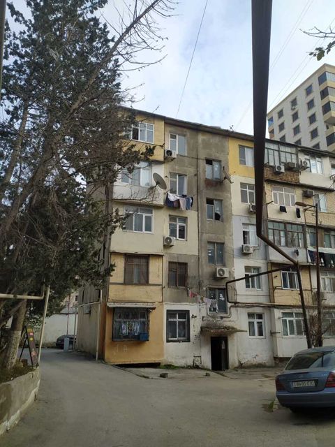 Satılır 2 otaqlı köhnə tikili 55 m² — Bakı
