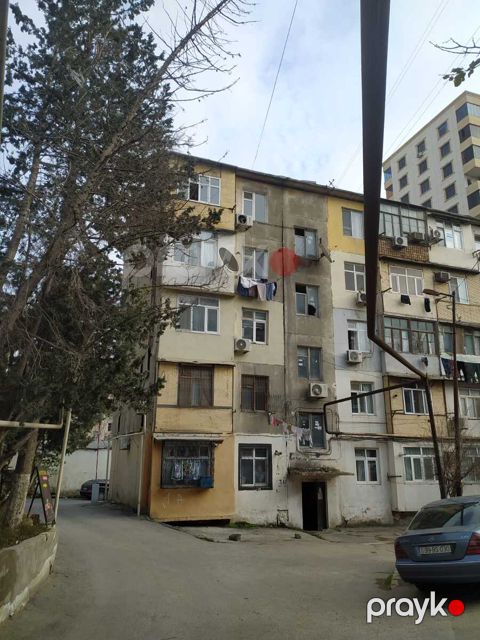 Satılır 2 otaqlı köhnə tikili 55 m²